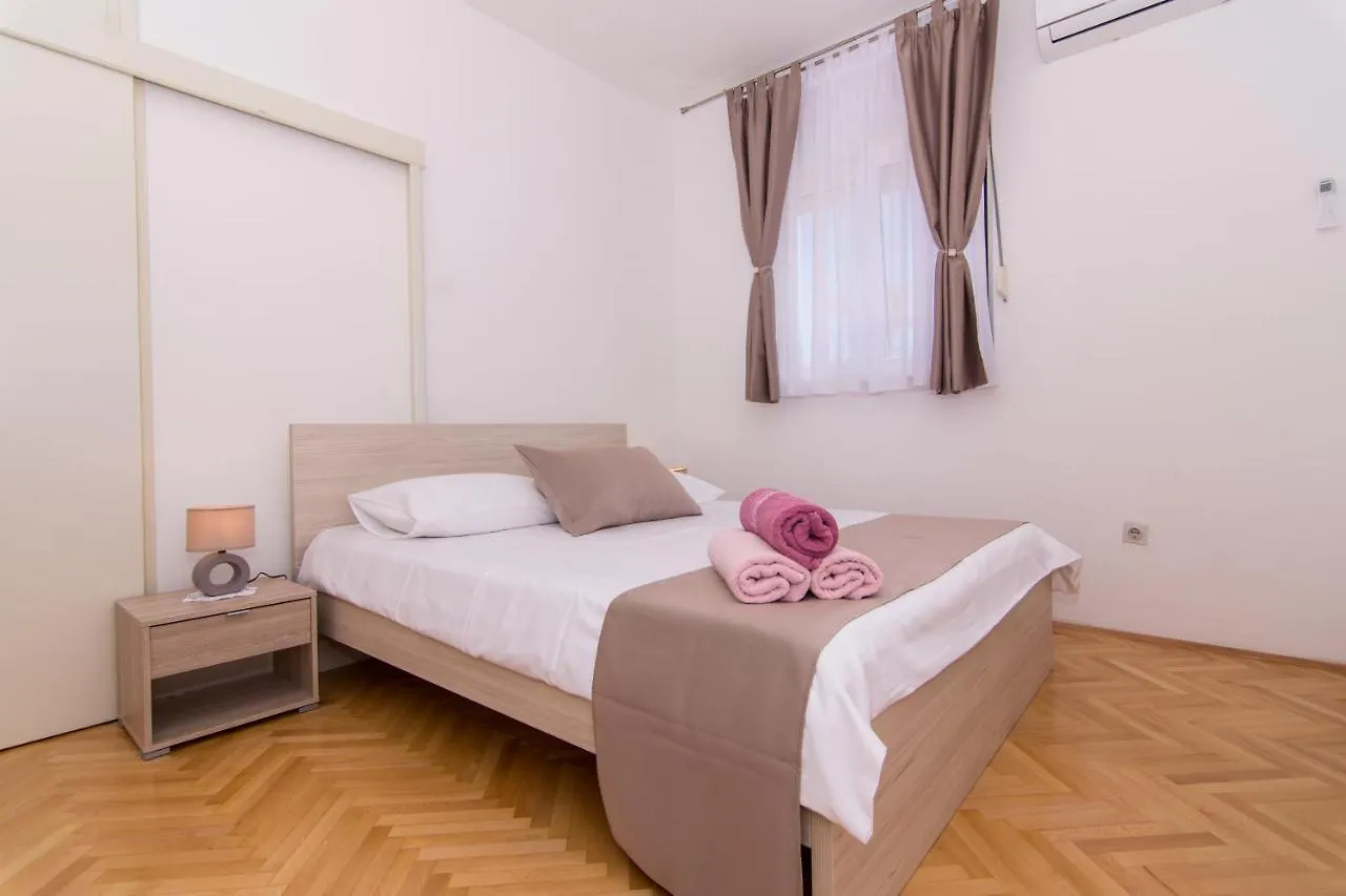 Apartmani Mlacic Donji Okrug  Apartment Donji Okrug (Ciovo)