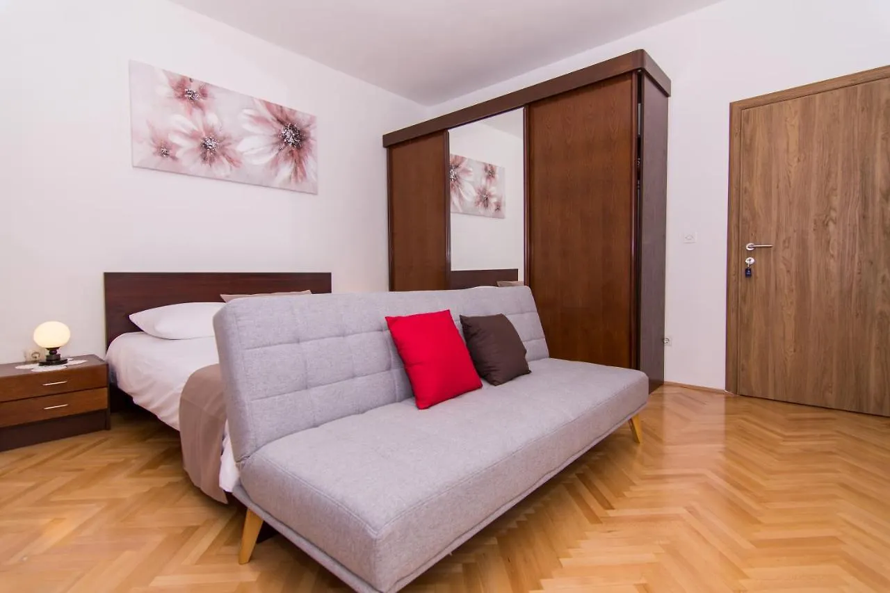 Apartmani Mlacic Donji Okrug  Croatia
